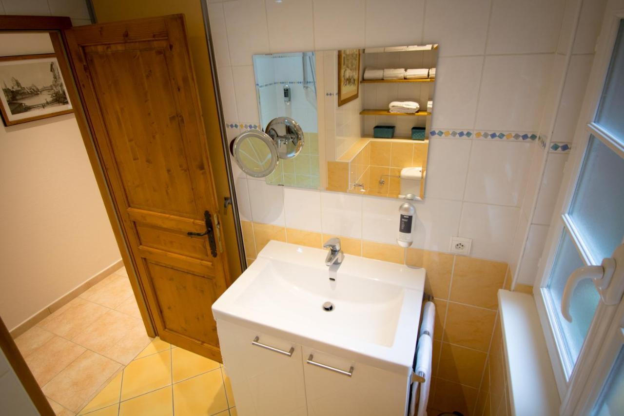Gite **** Des Bains Strasbourg Exteriör bild